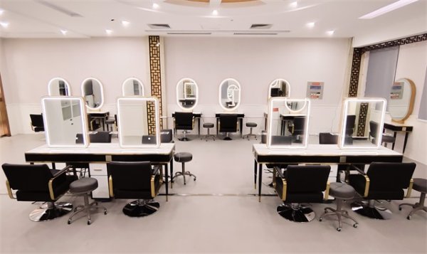 山东新东方形象设计专业教室环境