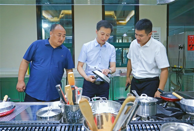 中国残联就业服务指导中心职业能力建设处处长王宁一行莅临我校调研指导工作