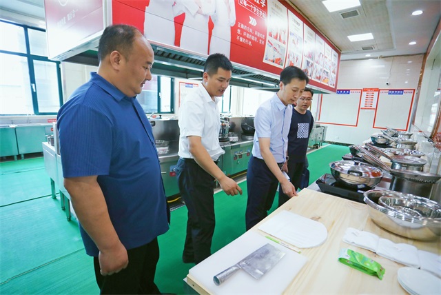 中国残联就业服务指导中心职业能力建设处处长王宁一行莅临我校调研指导工作