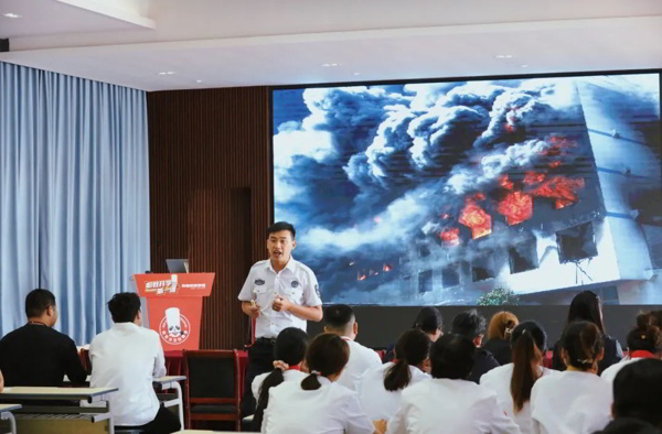 强化安全意识 提高自救能力——山东新东方举办消防安全知识讲座