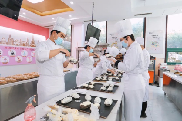 当本科生遇上职业教育，技术成就出彩人生