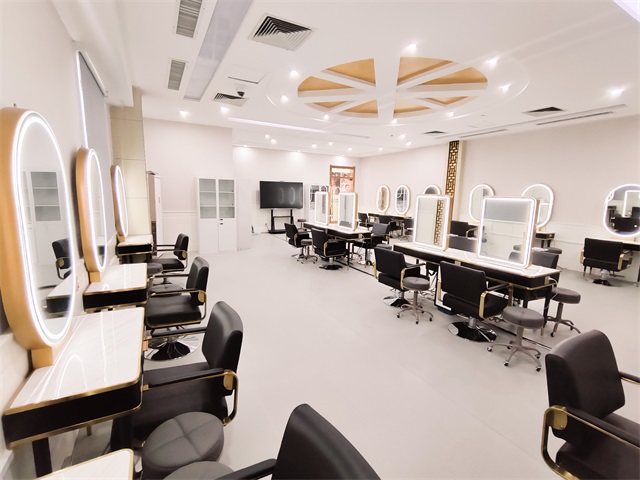 山东新东方形象设计专业教室环境