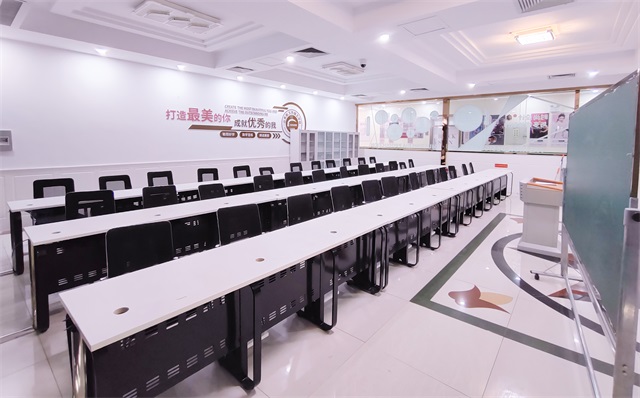 山东新东方形象设计专业教室环境