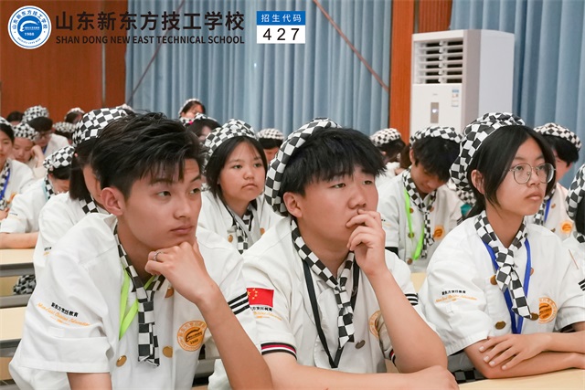 法制教育进校园，为青春护航