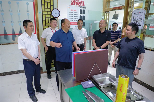 商河县政府领导一行莅临山东新东方技工学校参观指导工作