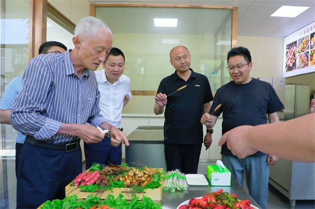 商河县政府领导一行莅临山东新东方技工学校参观指导工作
